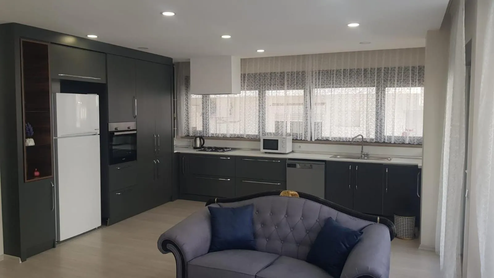 6 Central Location, Close To Beaches And Anywhere Αττάλεια 0*,