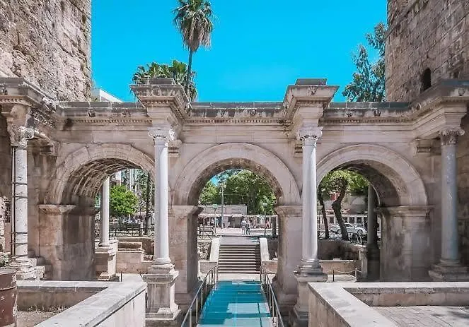 אנטליה 6 Central Location, Close To Beaches And Anywhere דירה